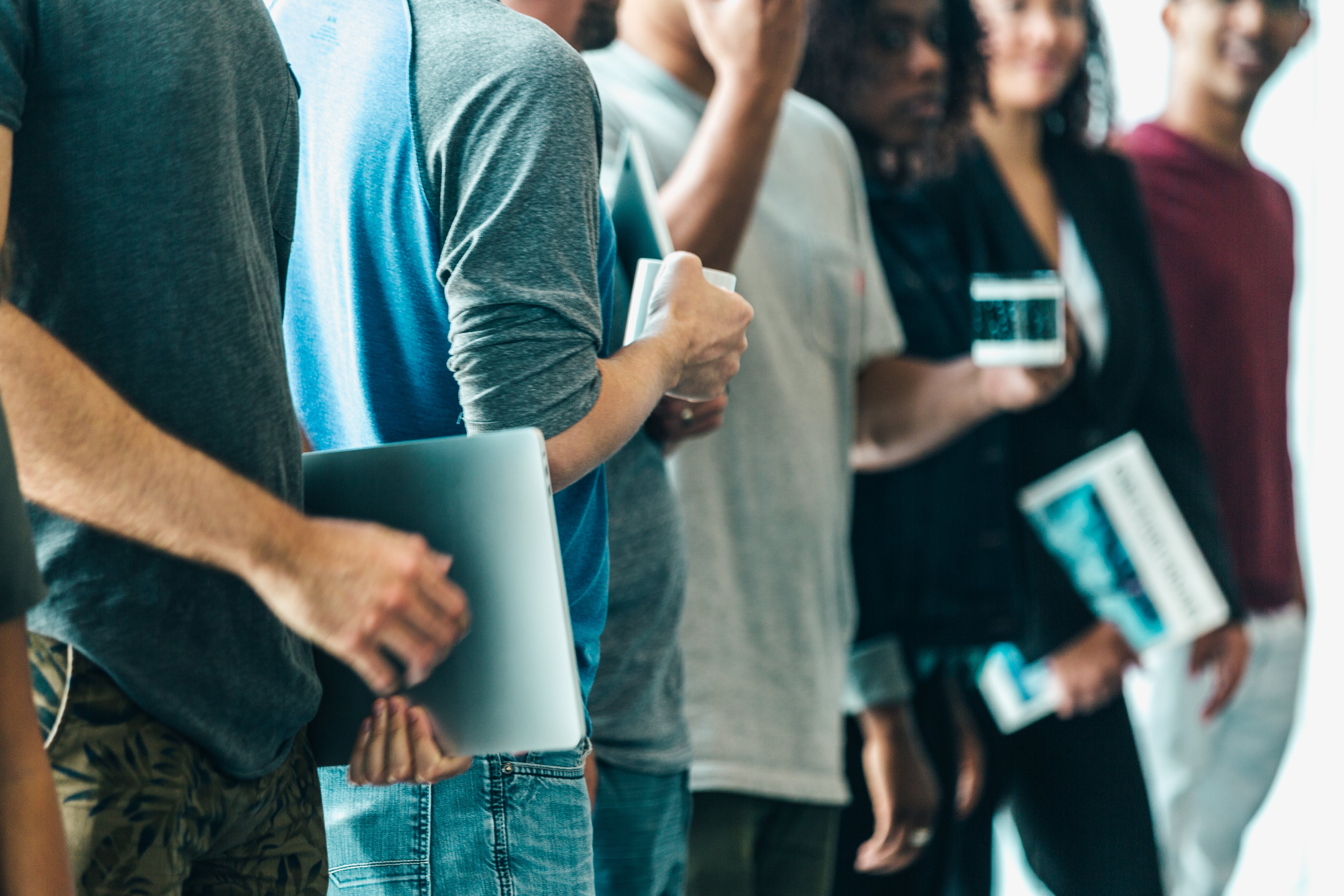 How to build self-confidence at work through body language